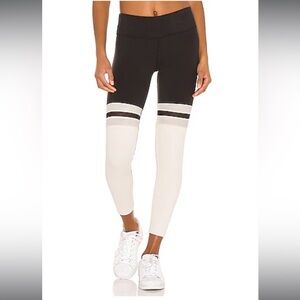 7/8 Player Legging in Black & Bone ALO